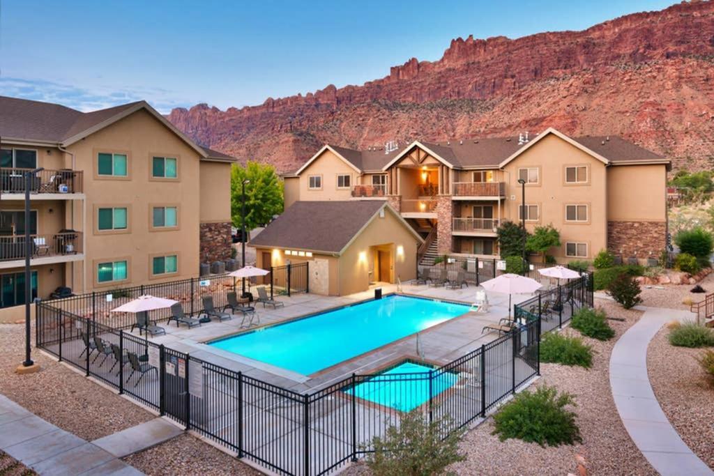 6L Top Floor Redcliff Condo, Pool & Hot Tub Moab Luaran gambar
